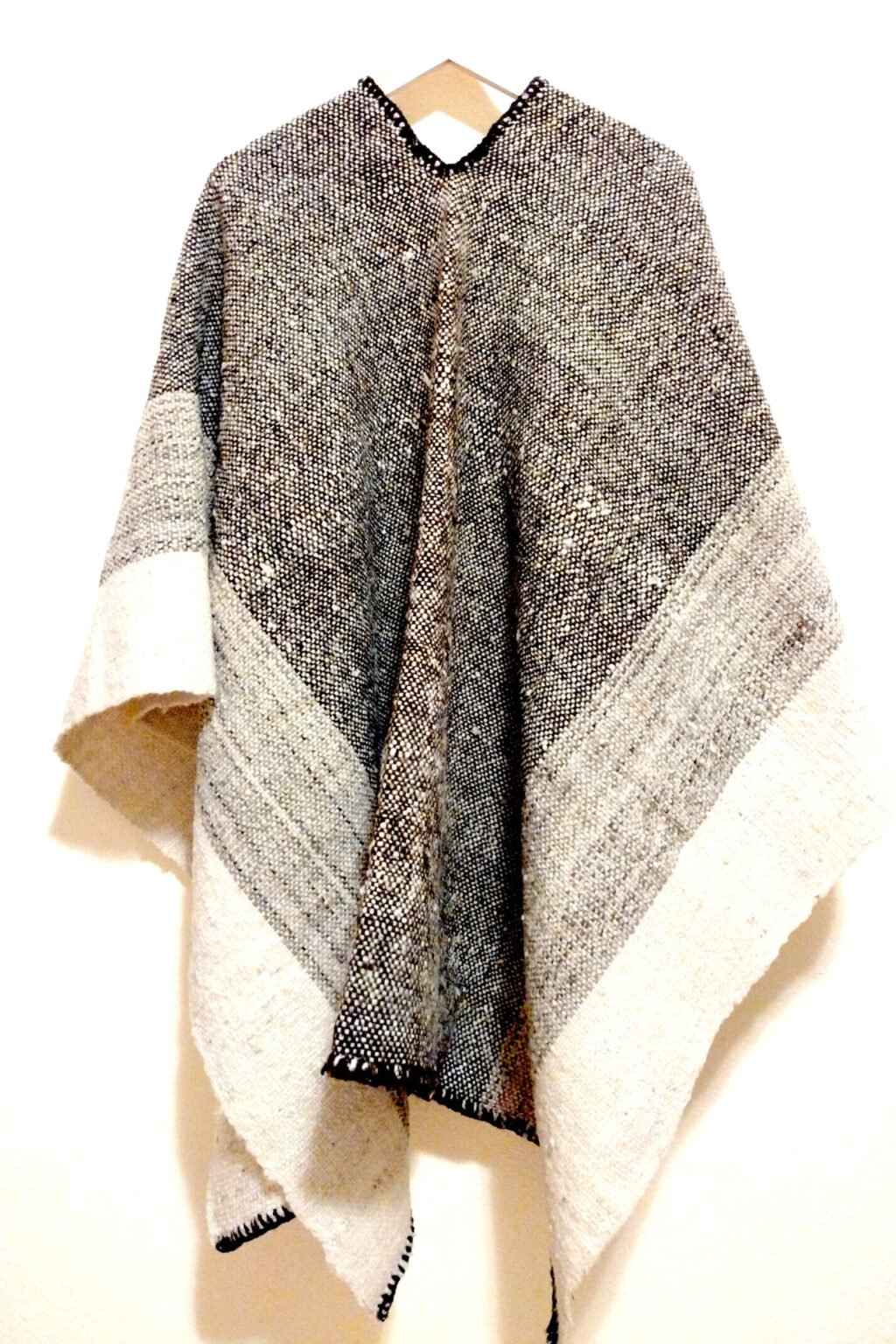 Ruana12c 100% hand-woven wool poncho