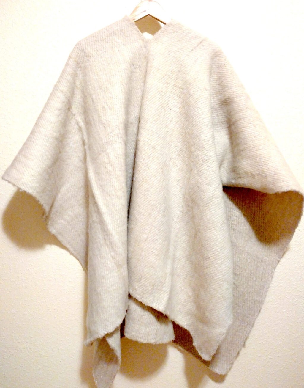 Ruana13c 100% hand-woven wool poncho
