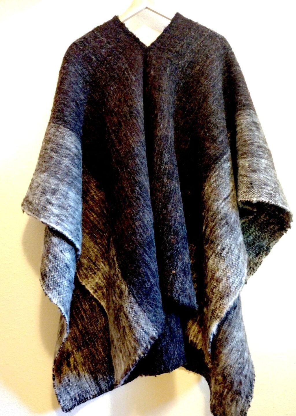 Ruana2c 100% hand-woven wool poncho