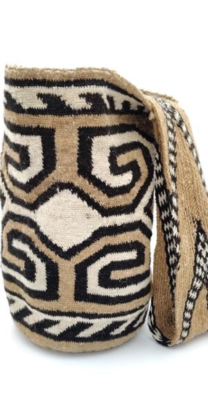 Luxury Arhuaca Handbag, hand-woven with Arhuaca motif.