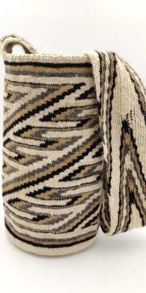Arhuaca Handbag Hand-woven from wool in Colombia.